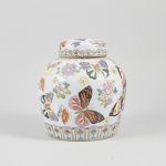 1036 7915 VASE AND COVER